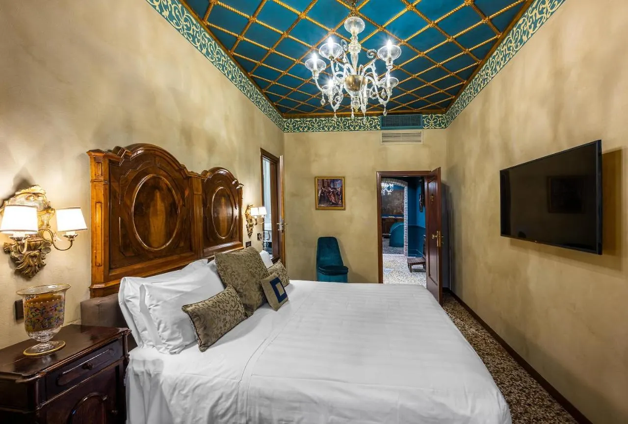 Hotel Palazzo Priuli Venezia 4*,  Italia
