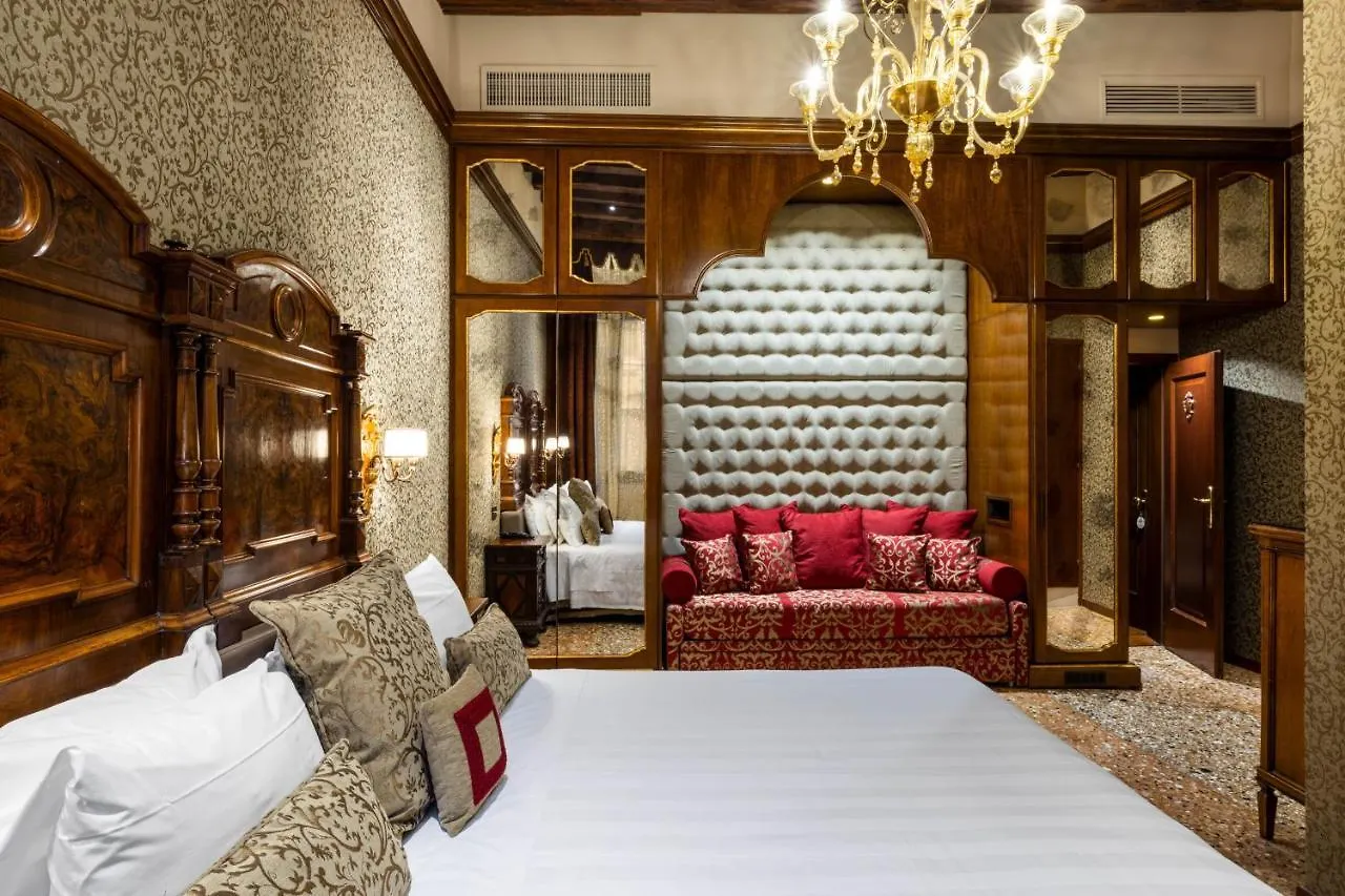 Hotel Palazzo Priuli Venezia 4*,  Italia