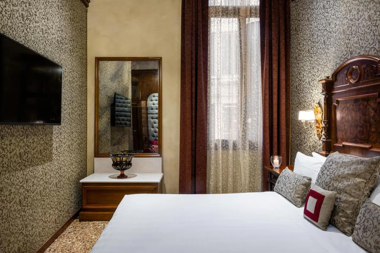 Hotel Palazzo Priuli Venezia 4*,  Italia